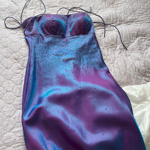 Vintage Iridescent Purple beaded Prom dress - Picture 5 of 8